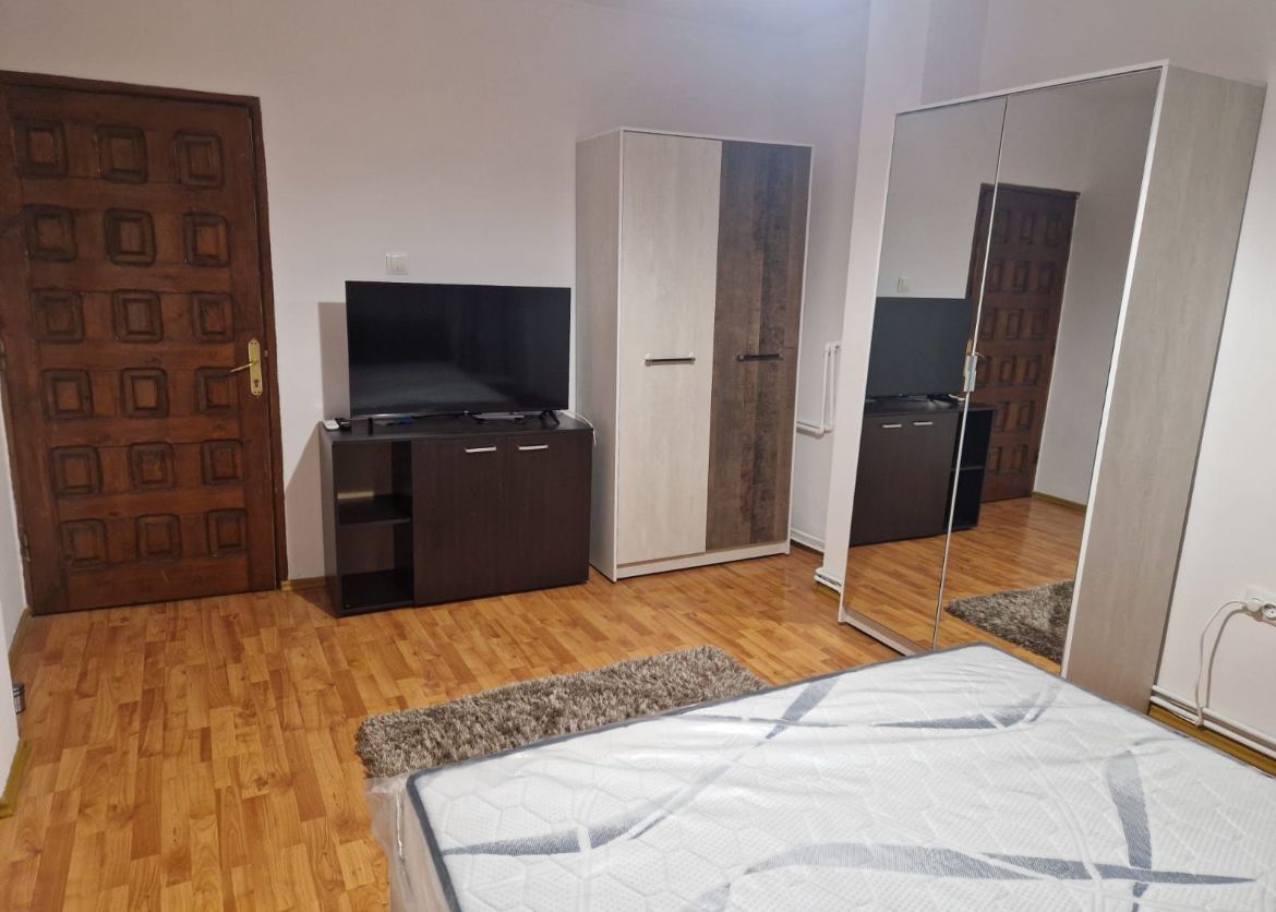 AP. 2 CAMERE 1 MAI, CENTRALA TERMICA, METROU 5 MINUTE, RENOVAT - Poză 2