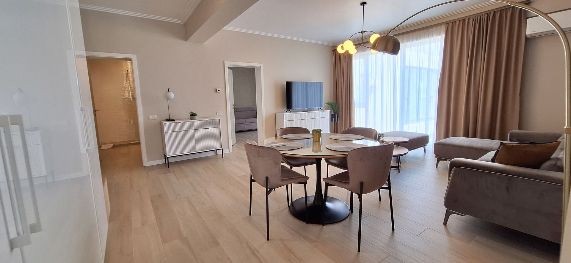 Apartament mobilat si utilat cu 2 locuri de parcare - Poză 4