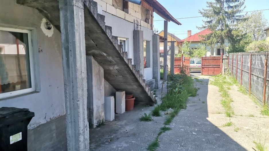 Vanzare casa Calea Campulung - Poză 2