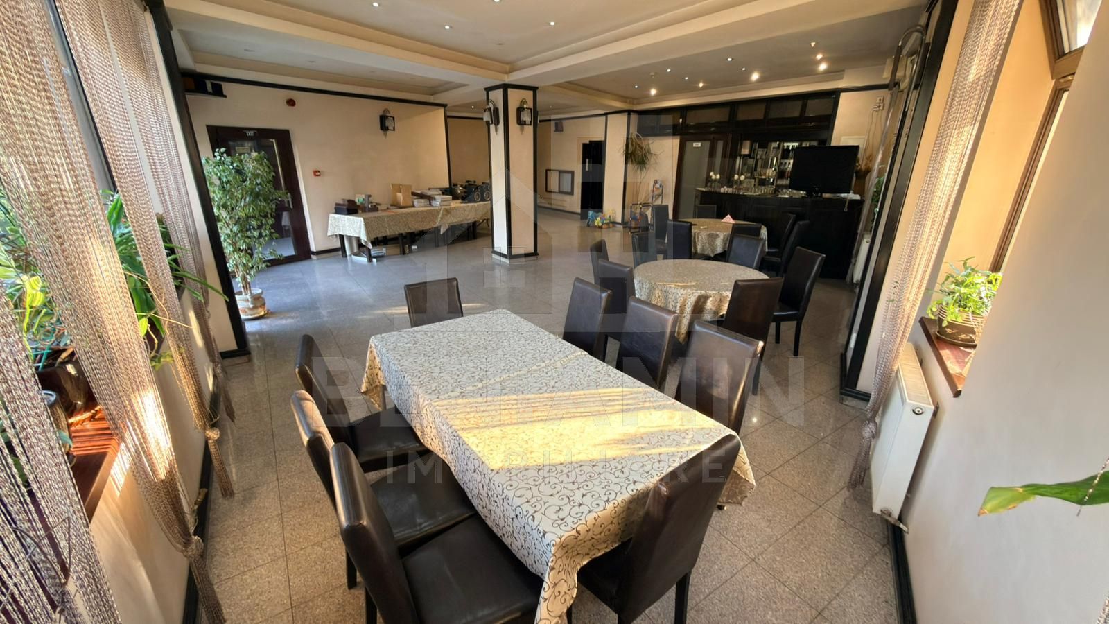 Spatiu-Comercial-320mp-de-Inchiriat-Langa-Parcul-Nicolae-Romanescu - Poză 2