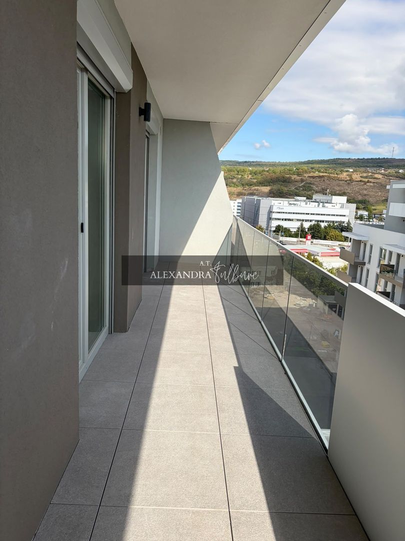 Apartament la alb | 3 camere | 2 bai | parcare subterana | Elite J. - Poză 11