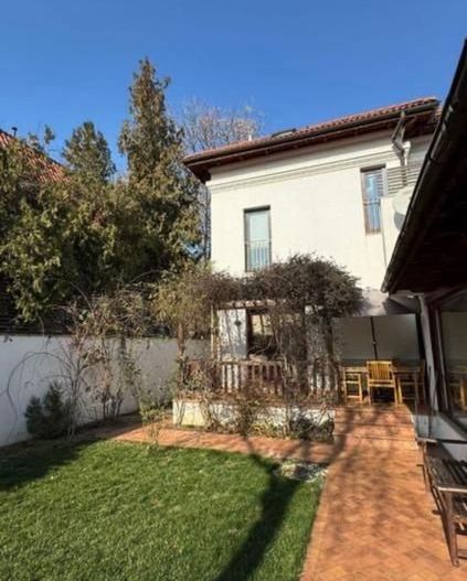 De inchiriat - Vilă superbă | Cotroceni | 8 camere terasă și grădină - Poză 8