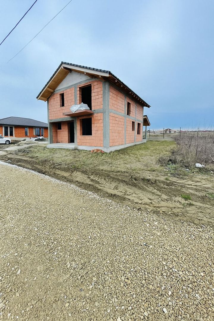 Casă P+M la roșu de vânzare în Cihei – Grigorescu II - Poză 3