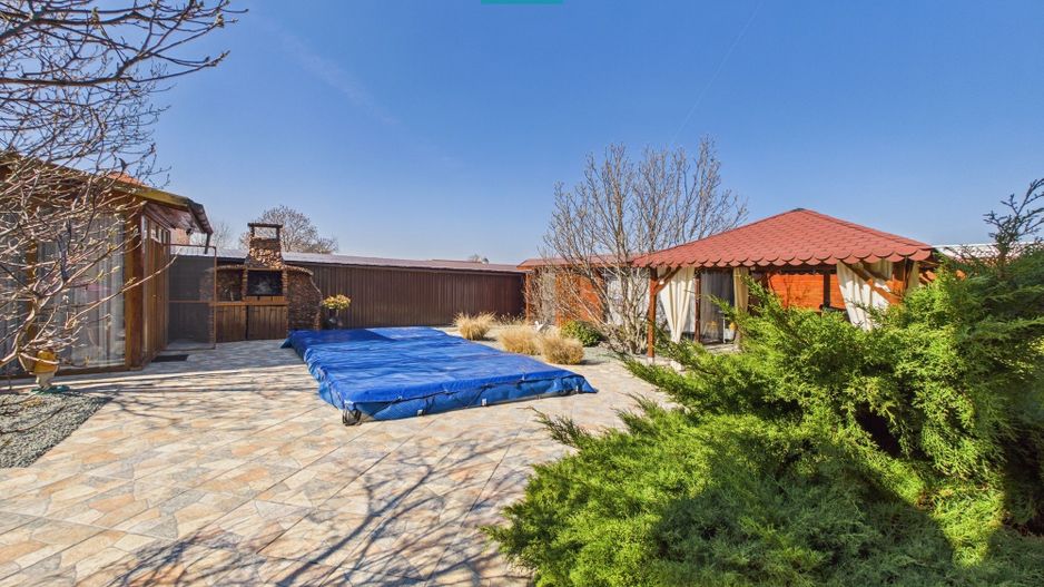 Casa cu potential multiplu in Curtici - Poză 48