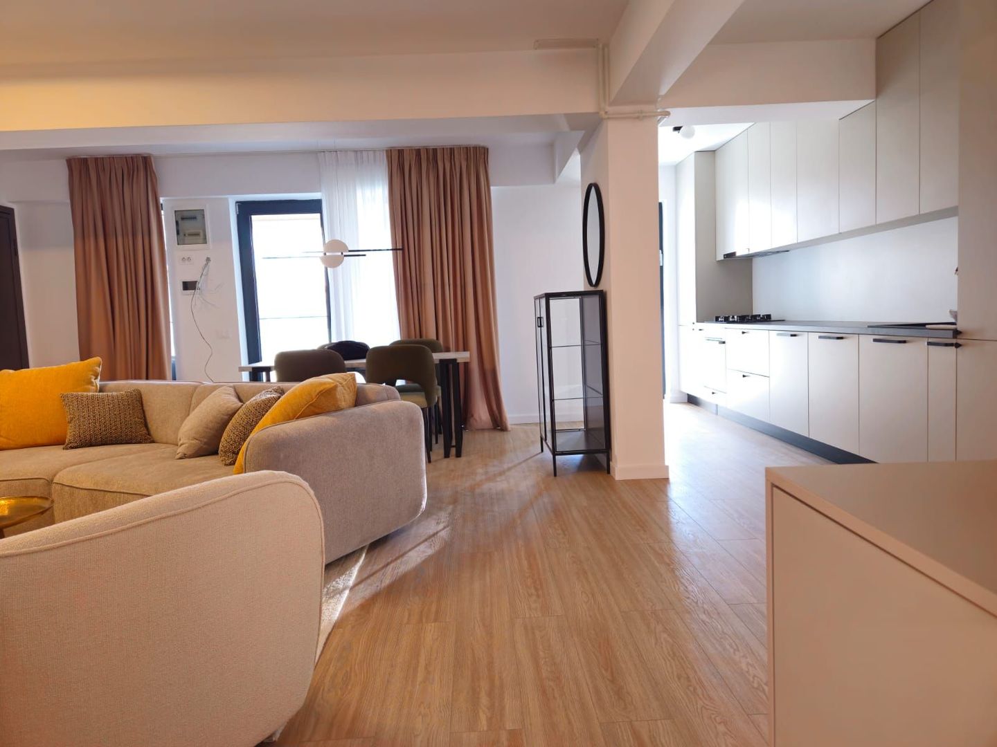 Apartament 4 Camere de vanzare Iancu Nicolae utilat mobilat NOU - Poză 1