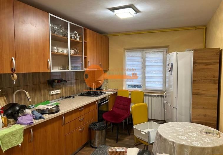 Apartament cu 3 camere in zona Grojului - Poză 3