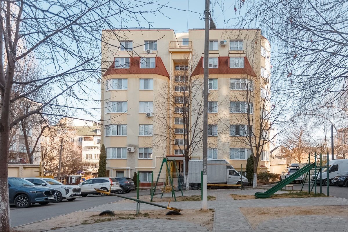 Chirie, apartament, 2 nivele, 4 camere, str. Onisifor Ghibu, Buiucani - Poză 16