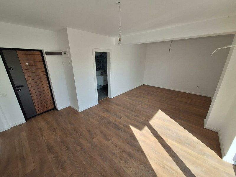 Garsoniera Spatioasa - Bloc Nou - Gradina Proprie - Finisaje complete - OFERTA - Poză 1