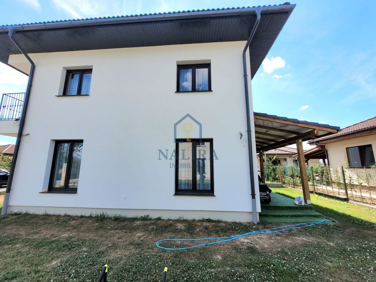 Duplex de vaznzare sat Sasar cartier nou de case spatioase - Poză 1