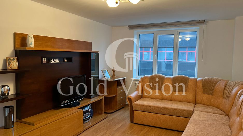 Apartament cu 4 camere, decomandat, 80 mp utili, zonă centrală - Poză 1