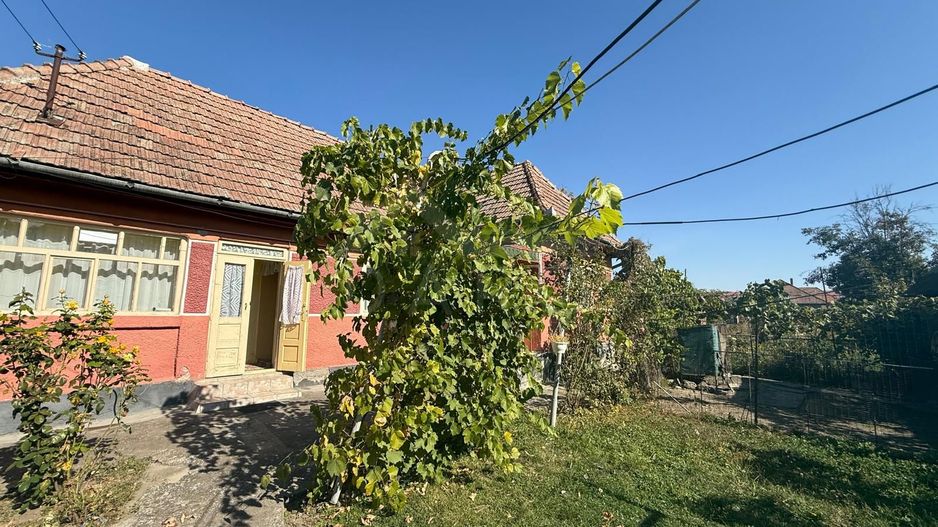 Casă în Ungheni preț 75.000 . 1100 mp teren - Poză 6