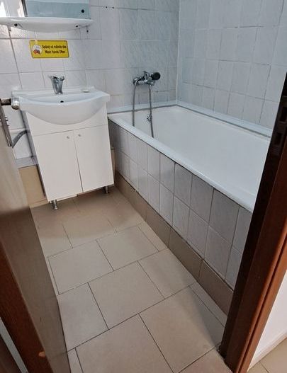 Apartament 2 camere renovat complet, etaj intermediar, liber imediat - Poză 7