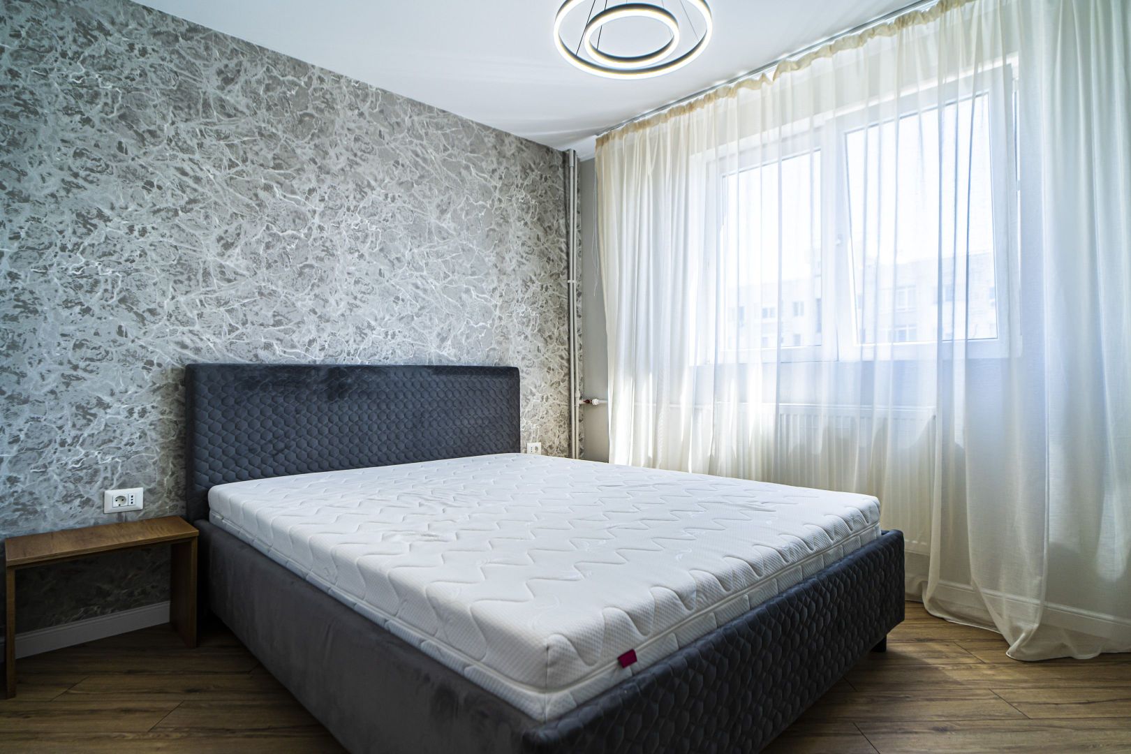2 camere de închiriat, mobilat modern, totul nou, Metrou Râul Doamnei - Poză 3