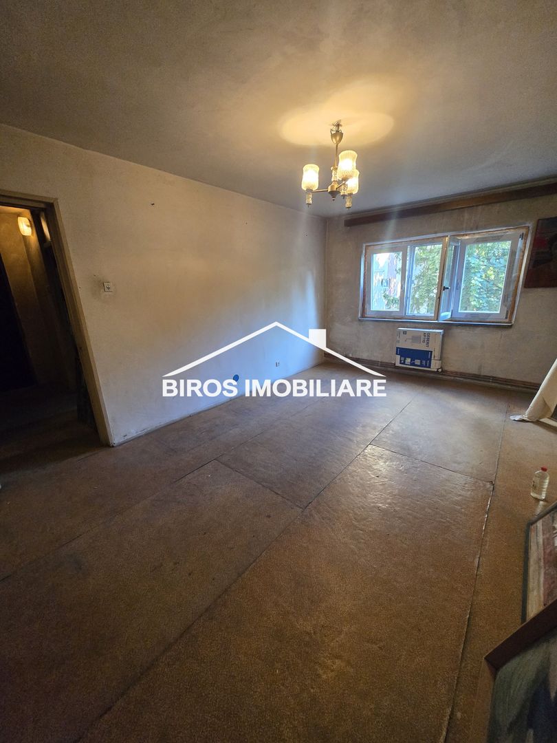 4 decomandate Rovine - Pizza Ibiza - Poză 2