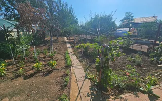🏡 Casă spațioasă cu 9 camere în Strejnicu – pentru locuință, birouri - Poză 25