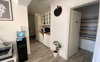 Birou shared (coworking)cu grădină, terasă si parcare proprie - Poză 11