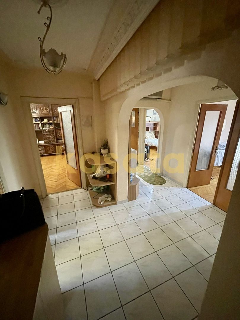 OPORTUNITATE | APARTAMENT 4 CAMERE | DOAMNA GHICA | BLOC 1990 - Poză 2