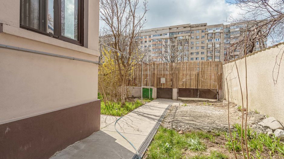 Piata Muncii - Decebal, casa 87 mp totali, 179 mp curte libera, - Poză 4