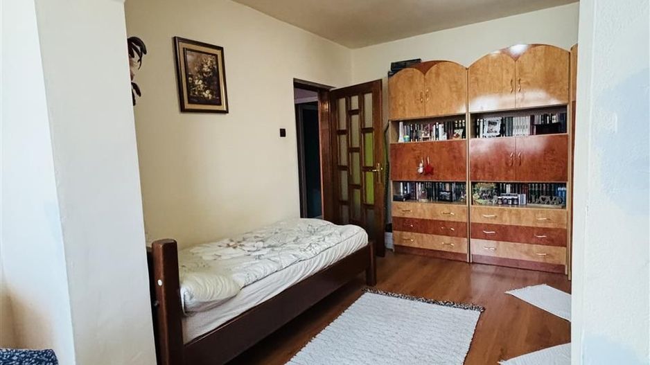 APARTAMENT CU 2 CAMERE DECOMANDAT CALEA ARADULUI - Poză 4