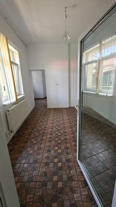 Casa de locuit sau Spatiu Comercial de Inchiriat Gara de Nord - Vulcanescu - Poză 9