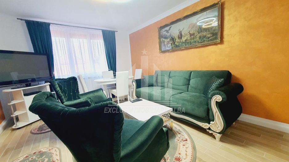 Apartament cu 3 camere decomandate, Centru - Poză 1