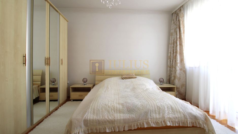 3 dormitoare, 3 bai, living spatios, 2 terase si curte. - Poză 20