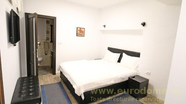 P-ta Sfatului, Republicii, pe strada pietonala - Poză 9