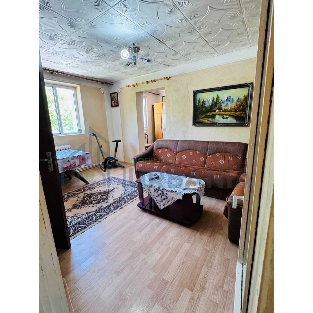 Apartament 2 camere, etaj intermediar, mobilat, centrul orașului Hârlău - Poză 1