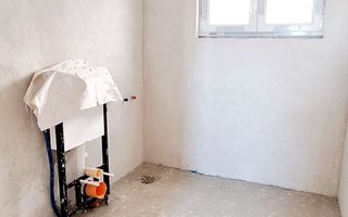 Oferim spre vanzare Case-Duplex cu 4 camere, situate in Giroc, zona buna - Poză 20