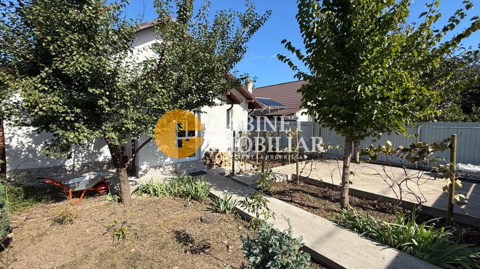 Aroneanu - Casa la asfalt - 420mp teren - 3 camere - Canalizare - Poză 2