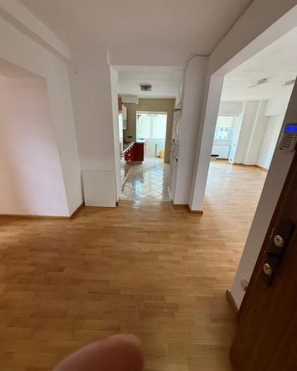 BRASADAS inchiriaza ap 3 cam birou/locuit - terasa - Unirii. - Poză 15