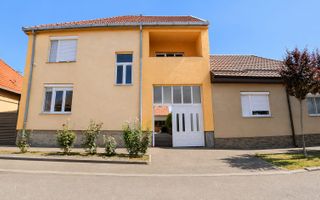 Casă cu 3 dormitoare și teren de 539 mp, Satu Mare str St, O Iosif - Poză 1