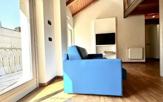 Apartament în Piața Unirii - renovat - mobilat și utilat - Poză 2