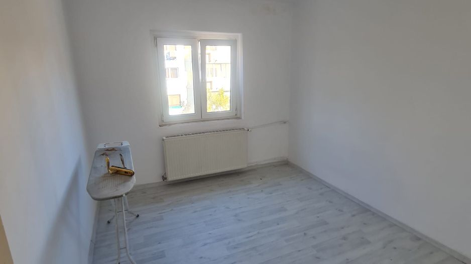De inchiriat apartament cu 3 camere , Tineretului sector4 - Poză 9