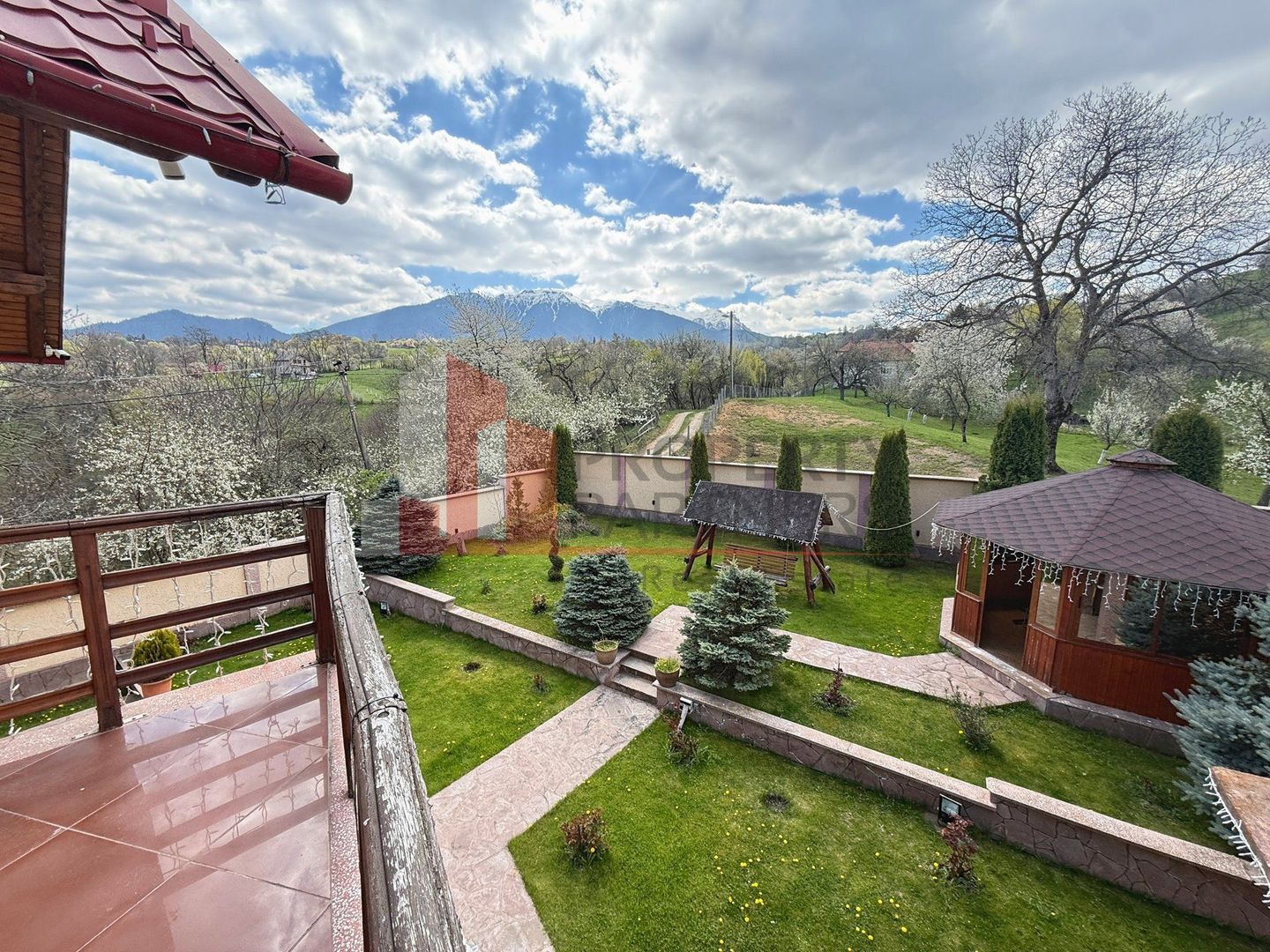 Casă 5 dormitoare + casă de oaspeți, priveliște Piatra Craiului, Sohodol-Bran - Poză 7