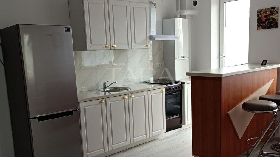 Apartament într-un bloc modern, priveliște deosebită. - Poză 3