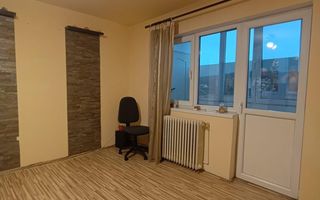 Apartament 4 camere - finisat- lift nou- Zona Lama- Ocazie! - Poză 2