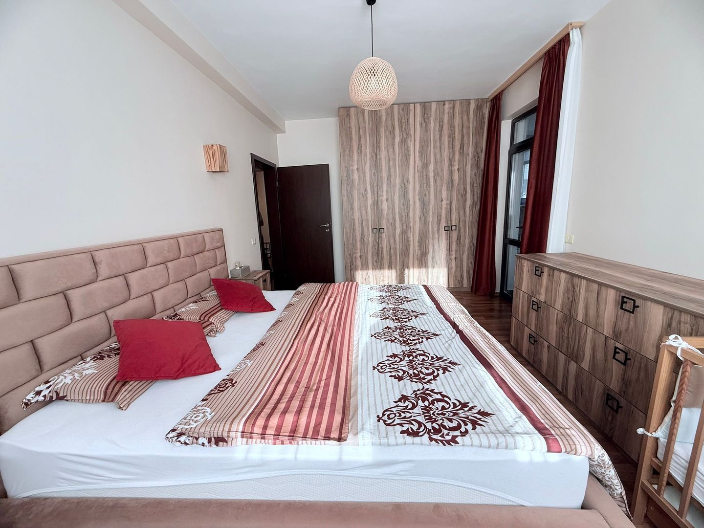 APARTAMENT DE LUX 3 CAMERE & LOC DE PARCARE BLOC 2015 MOBILAT SI UTILAT - Poză 1