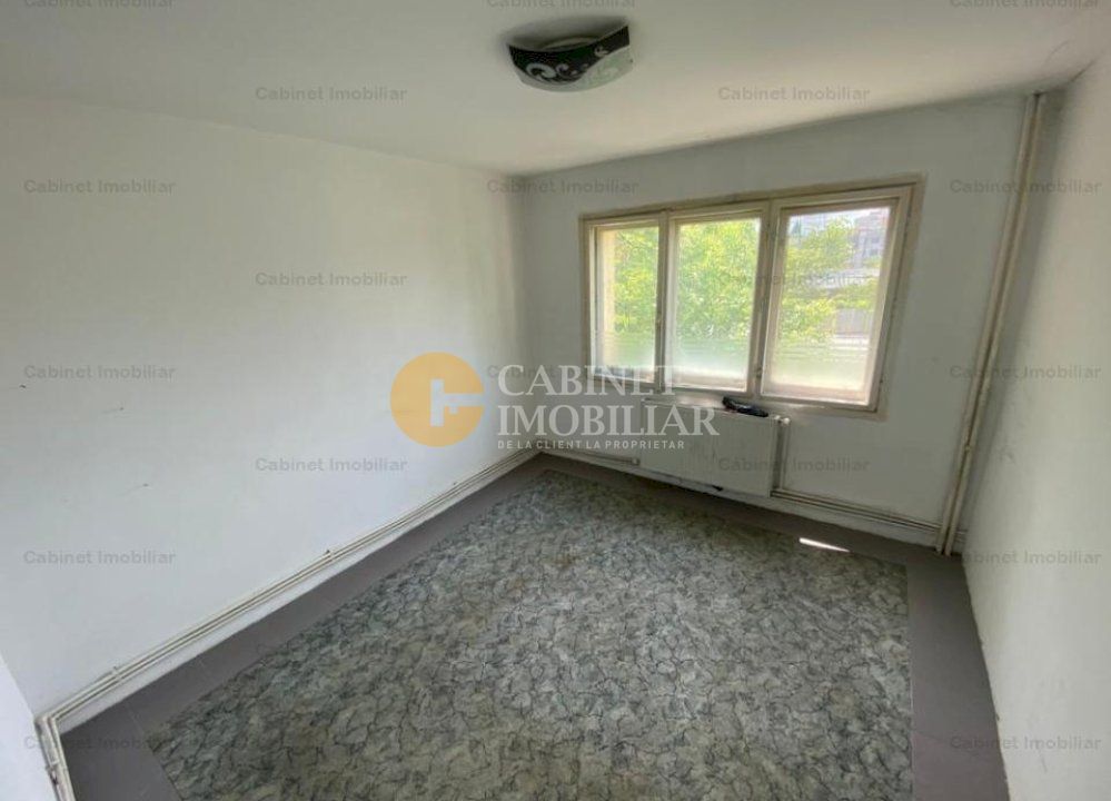 Apartament cu 3 camere Decomandat - Etaj 2 - Zona Podu Ros - Poză 2