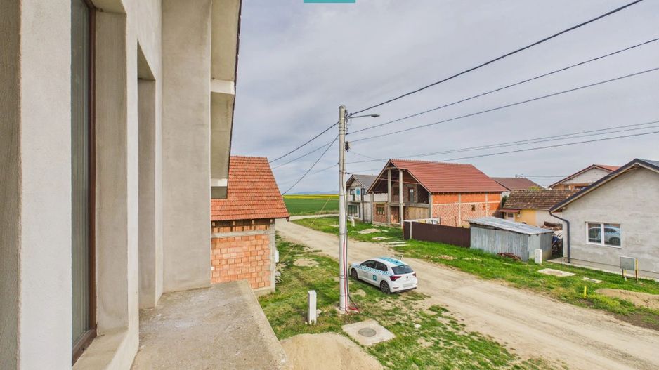 Casă impunătoare la gri în Curtici - Poză 32