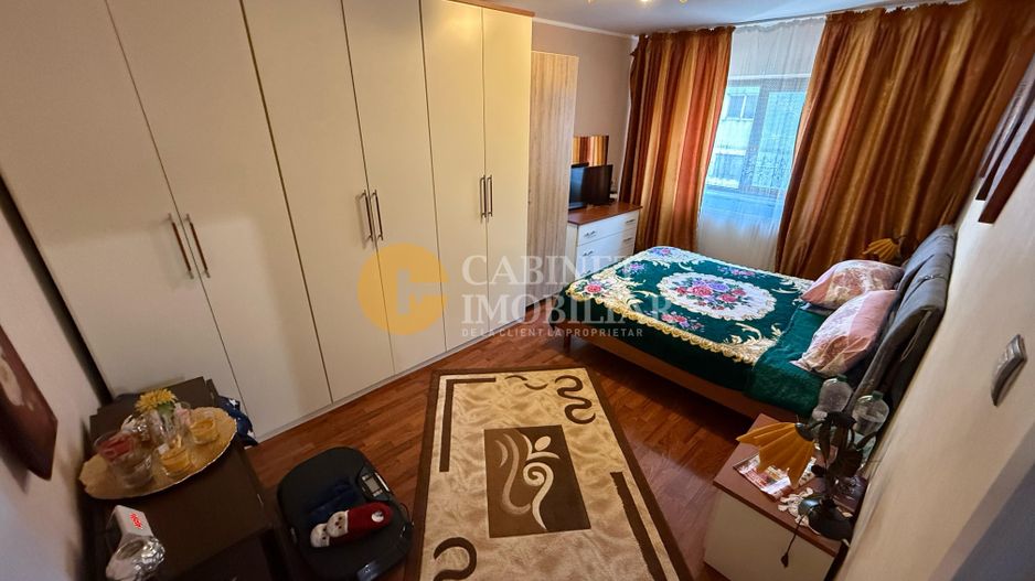 Galata - Apartament cu 2 camere decomandat - Etaj Intermediar - Bloc dupa 80 - Poză 2