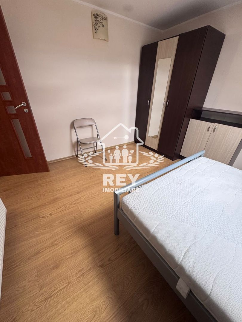 Inchiriez apartament 3 camere, spatios, central, et.5+mansarda - Poză 6