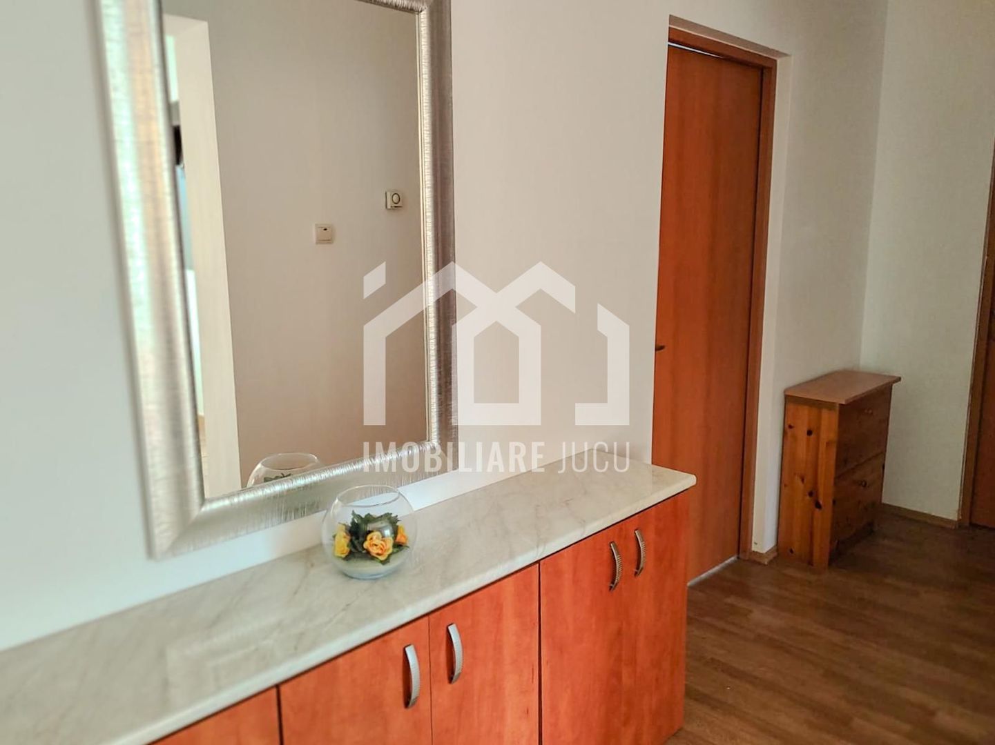 De Inchiriat Casa Individuala cu 3 camere, Garaj, Jucu de Mijloc - Poză 7