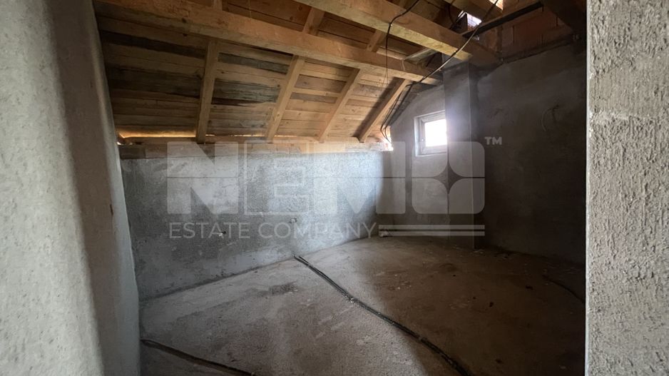 CASA LA ROSU DIN CARAMIDA + GARAJ I 12,5 ARI I VICOV DE SUS I - Poză 18