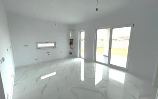 COMISION 0! Duplex finalizat cu 5 camere si 3 bai. Panouri fotovoltaice. - Poză 2