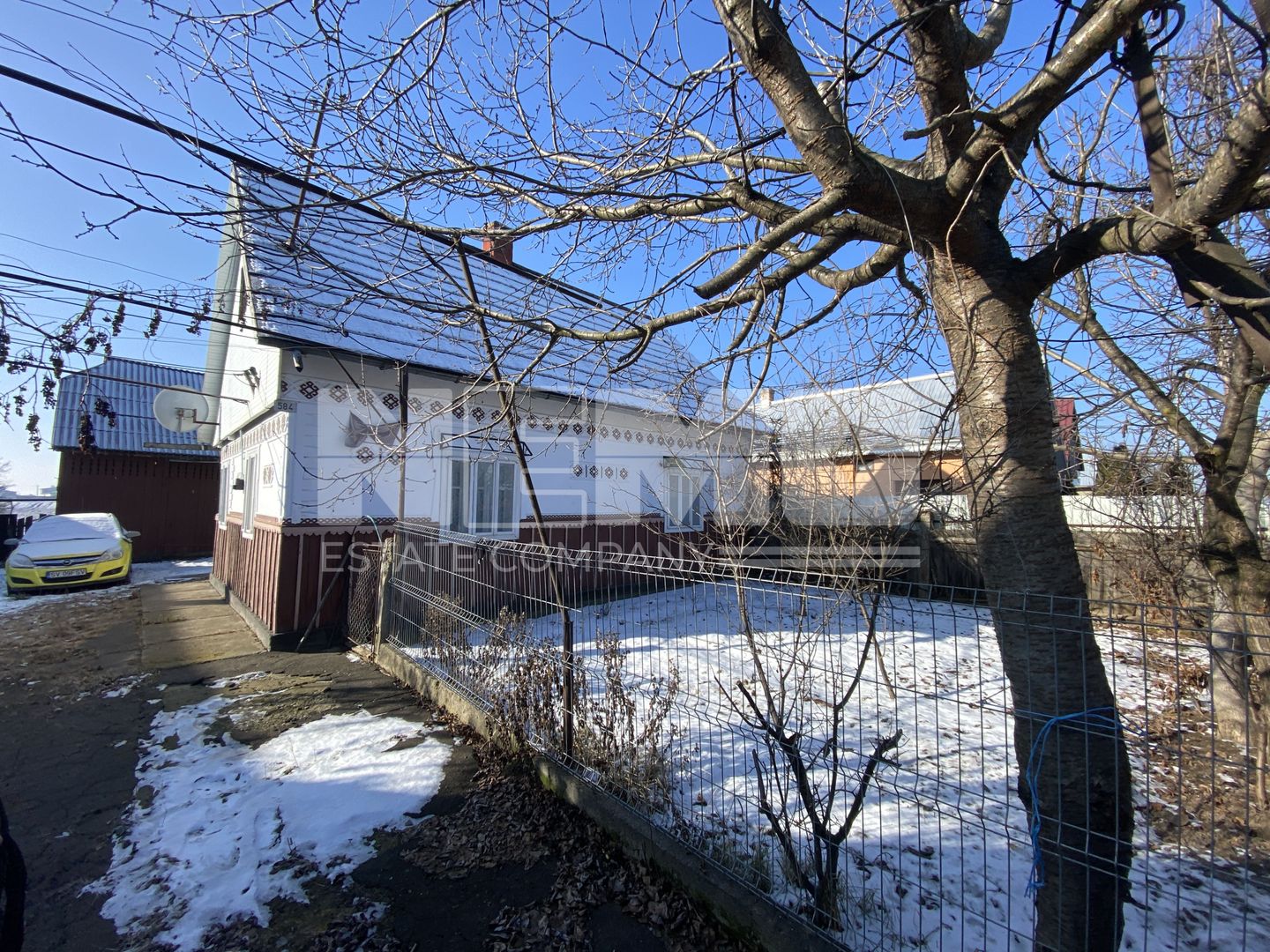 Casa cu Teren | Măneuți | 80 Ari - Poză 1