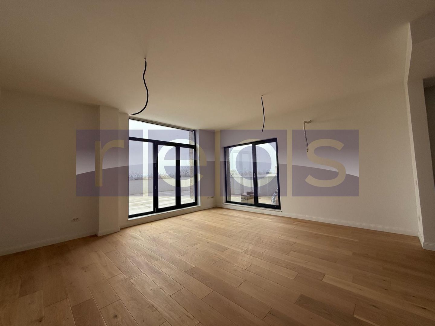 VANZARE TRIPLEX  VEDERE LA LAC | 4 CAMERE | TERASA 50MP | PIPERA | LUX - Poză 1