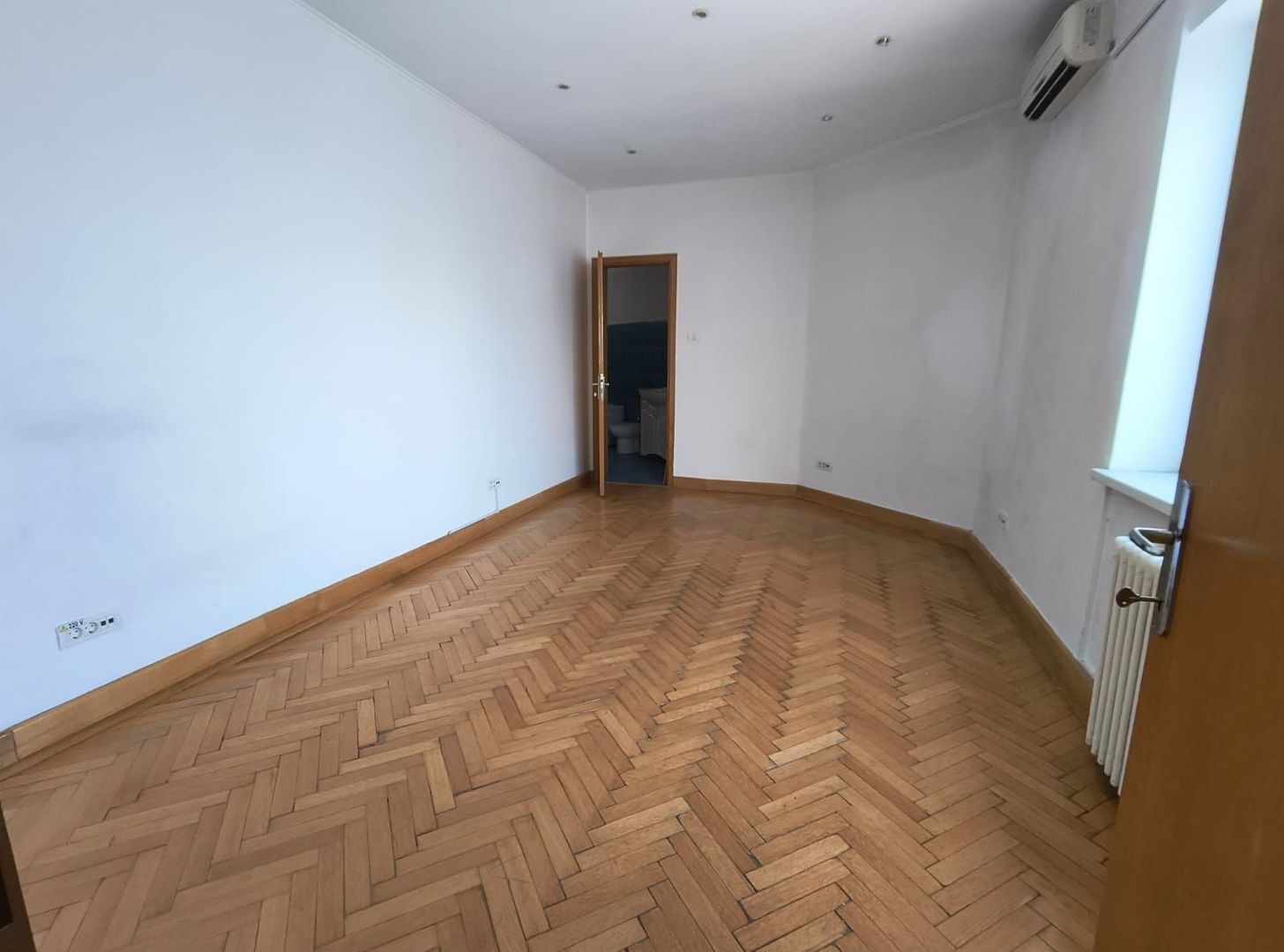 Apartament 4 camere Romana- Lascar Catargiu- stradal - Poză 4