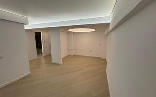 Apartament cu 3 Camere în Cortina North - Poză 7