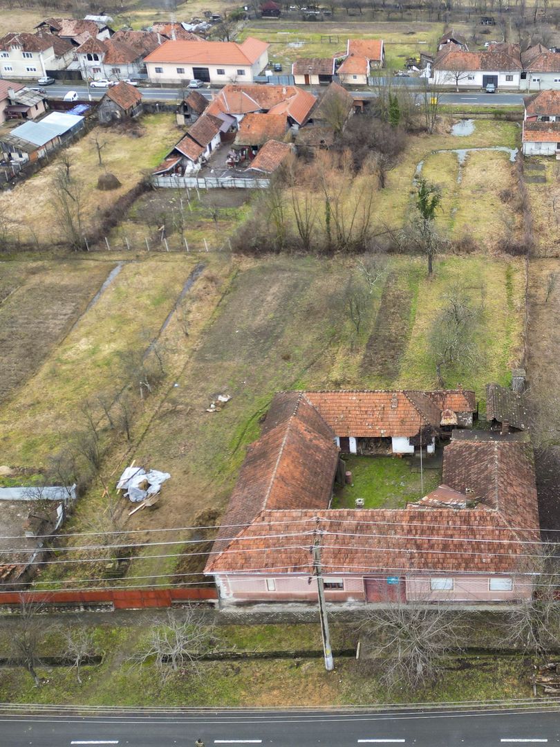 Casă impresionantă, cu anexe în Dezna-Moneasa! - Poză 33
